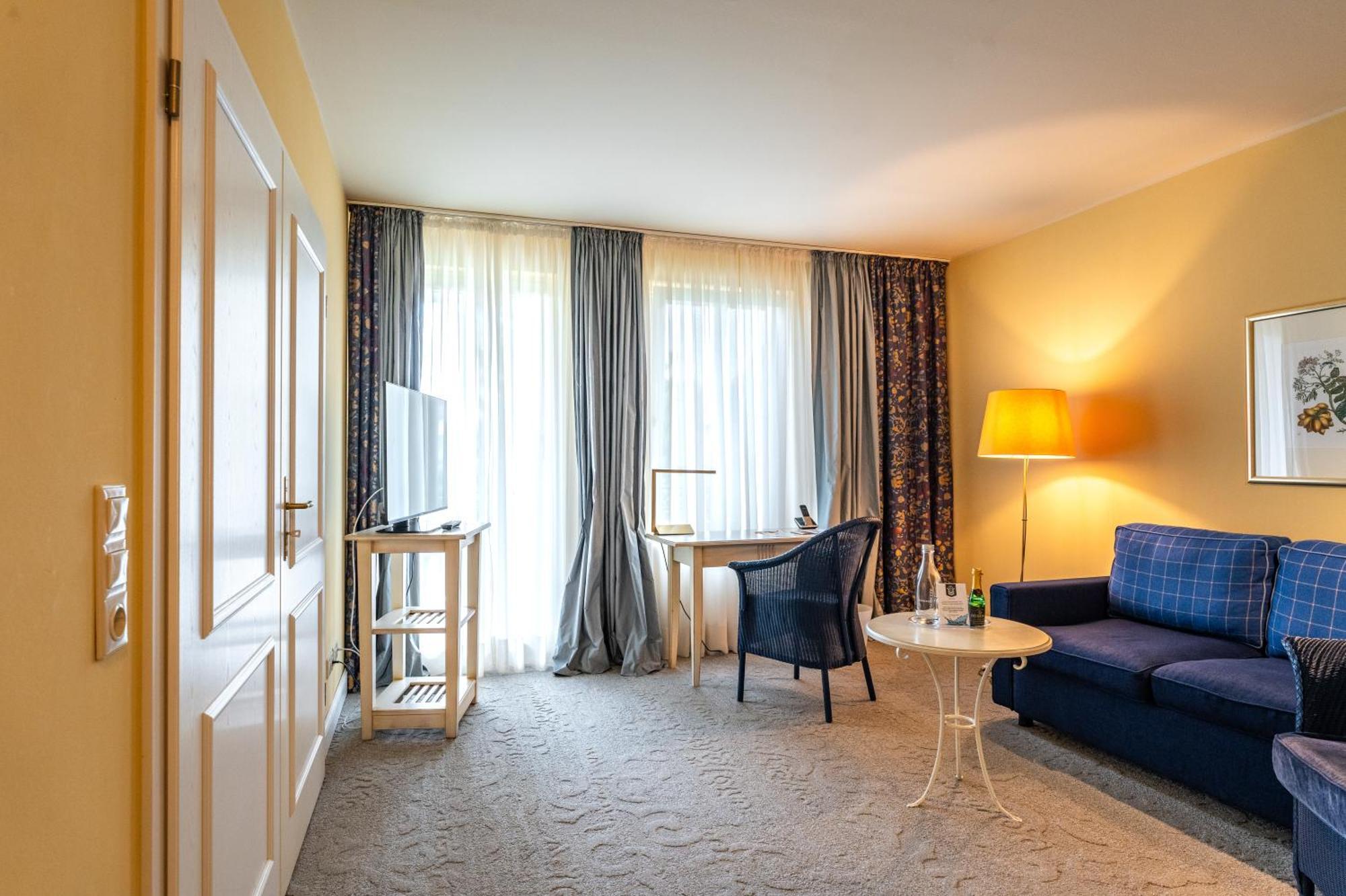 Romantik Hotel Boesehof บาดเบเดอร์เคซา ภายนอก รูปภาพ