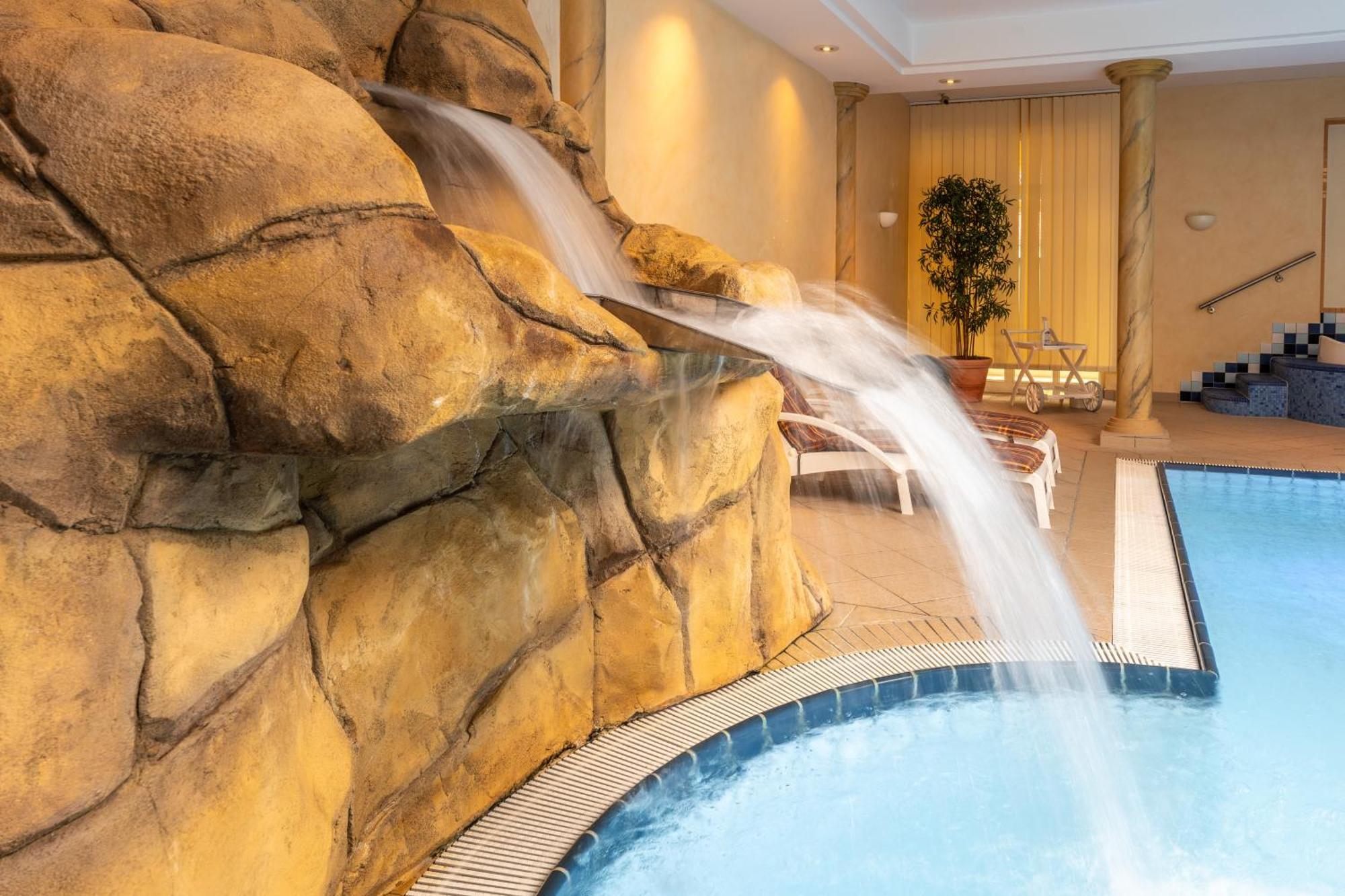Romantik Hotel Boesehof บาดเบเดอร์เคซา ภายนอก รูปภาพ